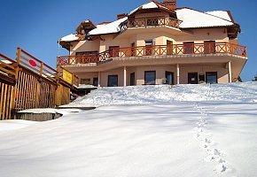 O.W. MEGA nad jeziorem