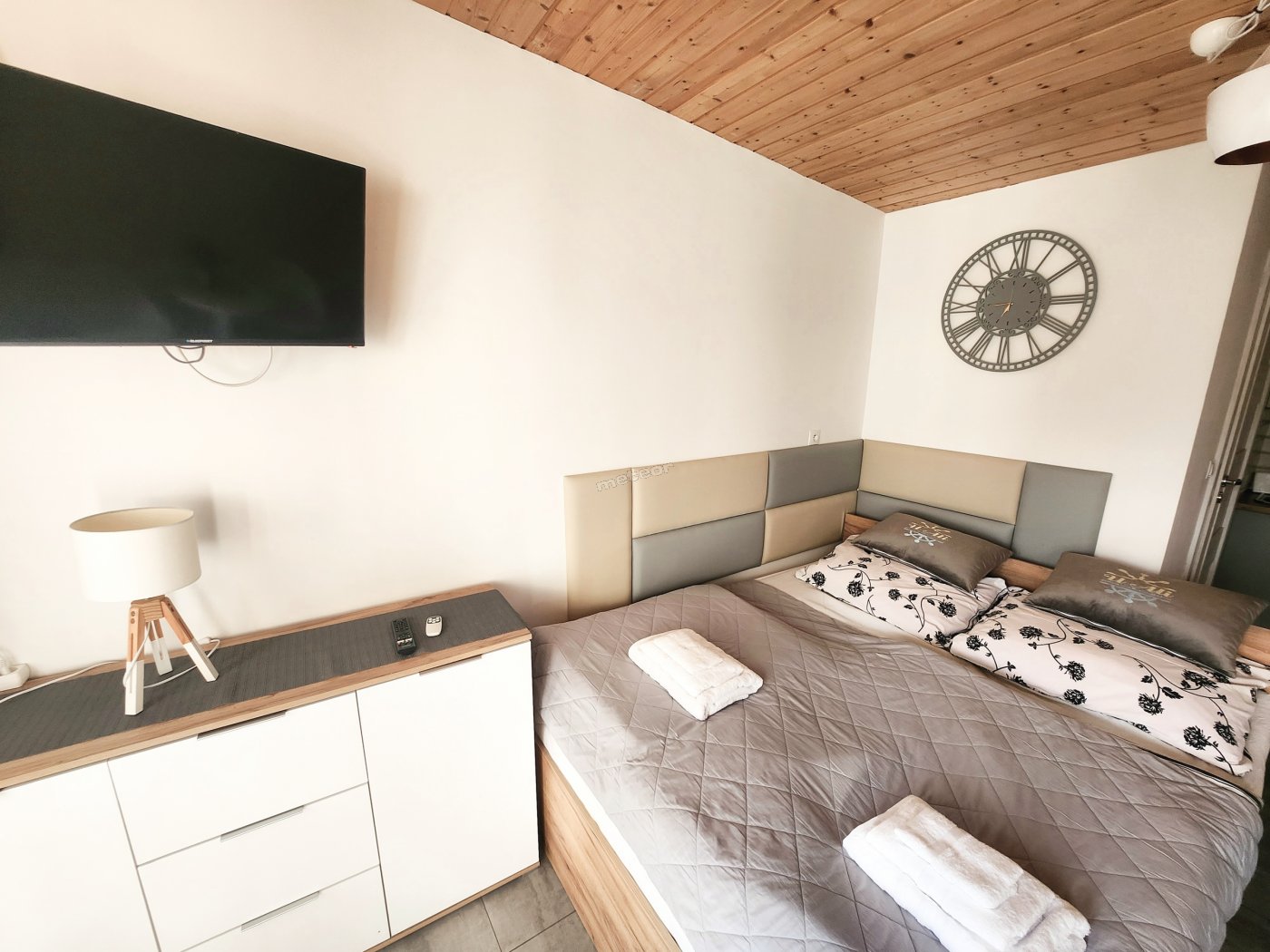 pokoj 2 os z aneks, balkon, niezależne wyjście na zewnatrz