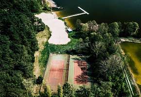 Leśna Ryba | Domki nad jeziorem z Parkiem Linowym