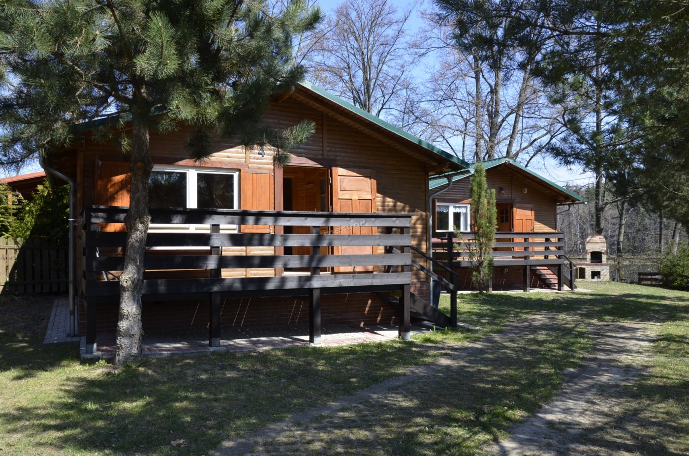 Domki przy jeziorze