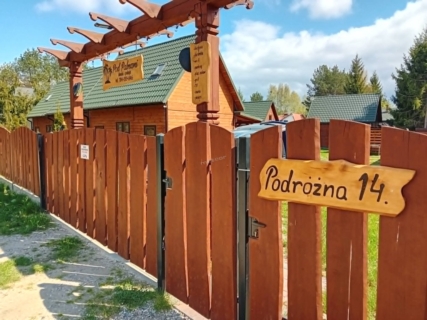 Domki i Pokoje Pod Palmami w Centrum